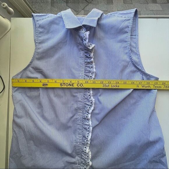 Izod Sleeveless Cotton Blouse accented with Eyelet Ruffle down the Front - Large - Picture 7 of 8